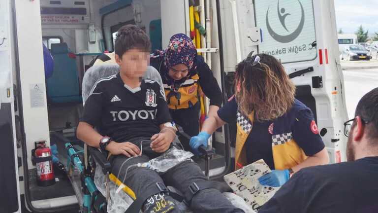 15 Yaşındaki Çocuk Arkadaşını Bıçakladı