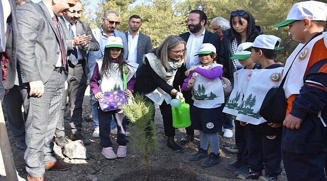 AK Partili Çankırı, Kısık’ta fidan dikimine katıldı