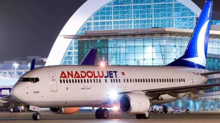 AnadoluJet Yeni Şirkete Devredildikten Sonra AJet Oldu
