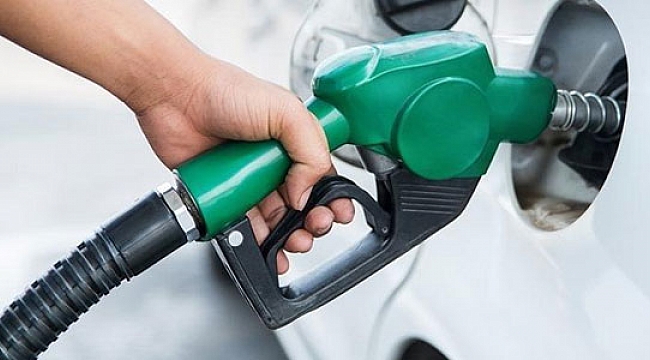 Araç sahiplerine müjde! Benzine bir indirim daha