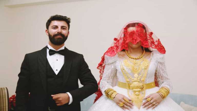 Aşiret Düğününde 6 Milyon Değerinde Takı Takıldı