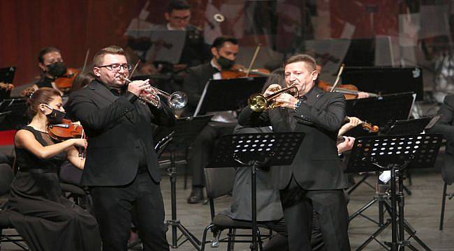 Baba ve Oğuldan Muhteşem Konser