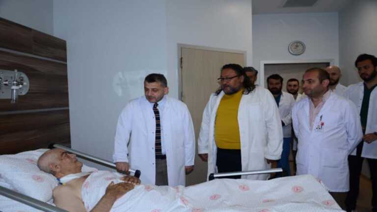 Bacağından 9 Kilo Tümor Çıkartıldı