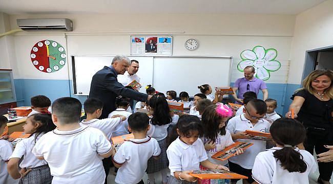 Başkan Engin miniklerin gönlünü fethetti