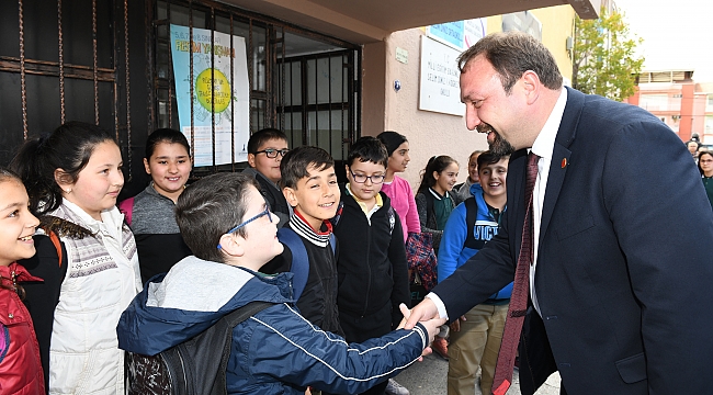 Başkan Gümrükçü, “Eğitim önceliğimiz”
