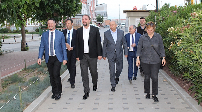 Başkan Gümrükçü’den şafak mesaisi