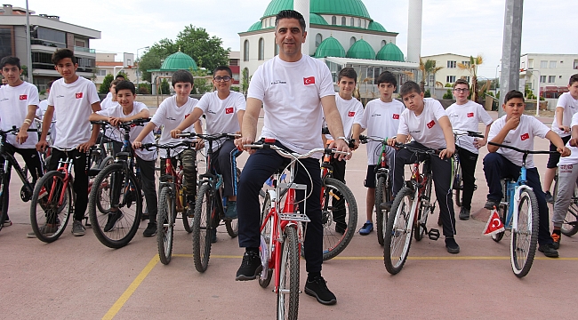 Başkan Kayalar bisiklet turuna katıldı!