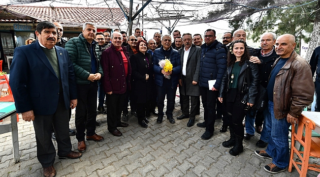 Başkan Kocaoğlu, şiirlerle, sümbüllerle uğurlandı