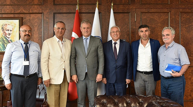 Başkan Selvitopu, İzmir Ticaret Odası’nı ziyaret etti!