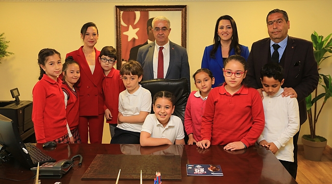 Başkan Sengel makamını çocuklara bıraktı