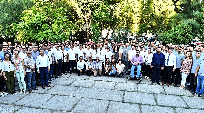 Başkan Soyer belediye personeliyle bayramlaştı!
