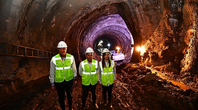 Başkan Soyer, Narlıdere metro şantiyesini inceledi