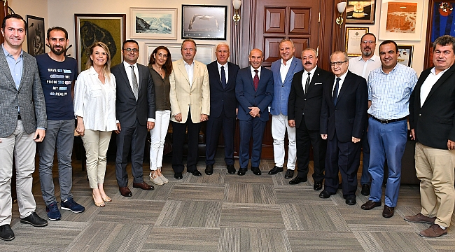 Başkan Soyer’e İZVAK’tan ziyaret