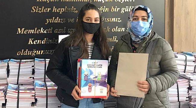 Bayraklı Belediyesi öğrencileri yalnız bırakmıyor