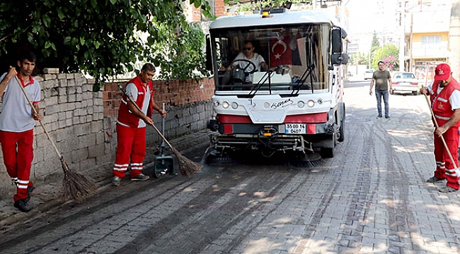 Bayraklı sokakları pırıl pırıl oldu