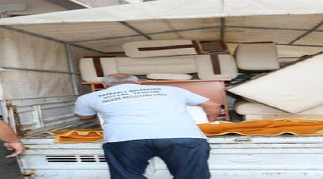 Bayraklı’dan üniversiteli öğrencilere ev eşyası desteği
