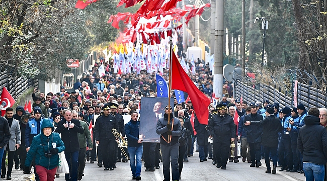 Binlerce İzmirli ‘Devrim şehitlerini’ unutmadı