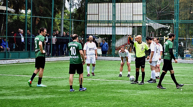 Bornova Belediyesi’nden çalışanlar için futbol turnuvası