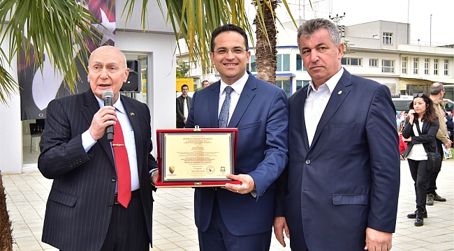 Bornova Belediyesi’nden Terapi Bahçesi