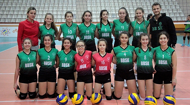 Bornova Belediyespor voleybolda dolu dizgin