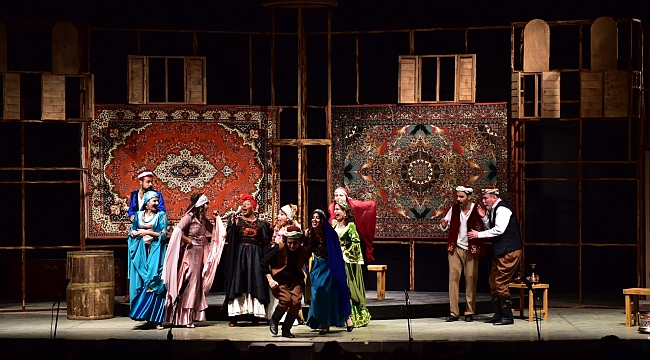 Bornova’da kursiyerler sahne aldı