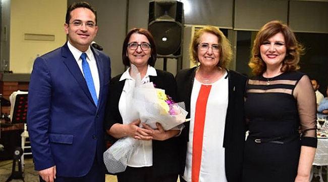 Bornova’da muhtarlar vefa gecesinde bir araya geldi