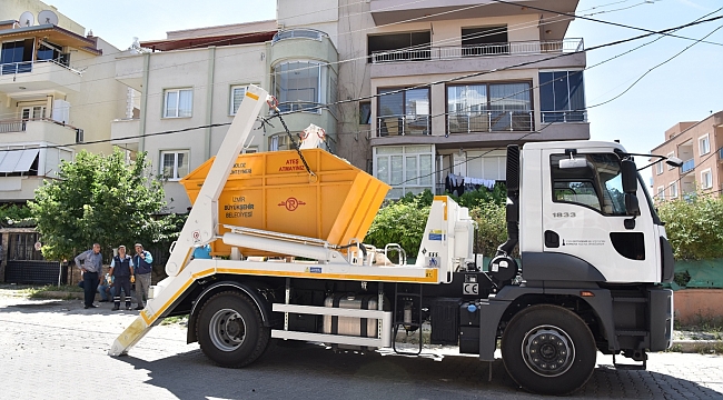 Bornova’da randevulu sistemle molozlar toplanıyor
