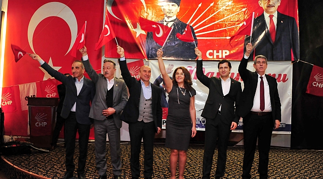 CHP’den Balçova’da başkanlarla gövde gösterisi!