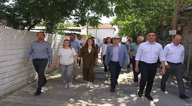 CHP’den Menderes’te esnaf çıkarması