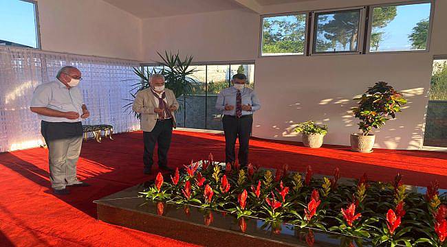 CHP’Lİ Vekillerden Prof. Dr. Haydar Baş’ın Kabrine Ziyaret
