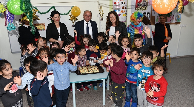Çiğli Belediyesi’nden çocuklara yılbaşı eğlencesi