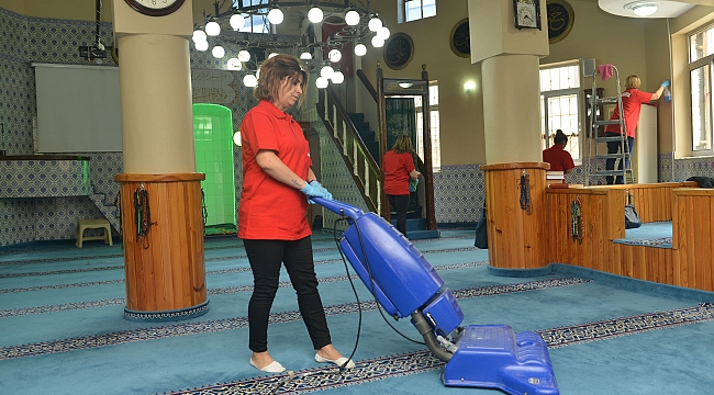 Çiğli’de ibadethaneler Ramazan Bayramı’na hazır!