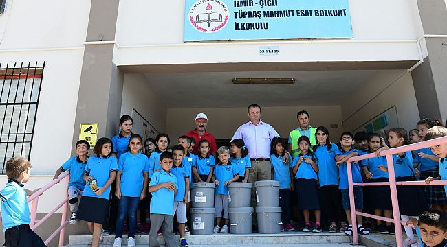 Çiğli’de okullara iç ve dış cephe boyası desteği!