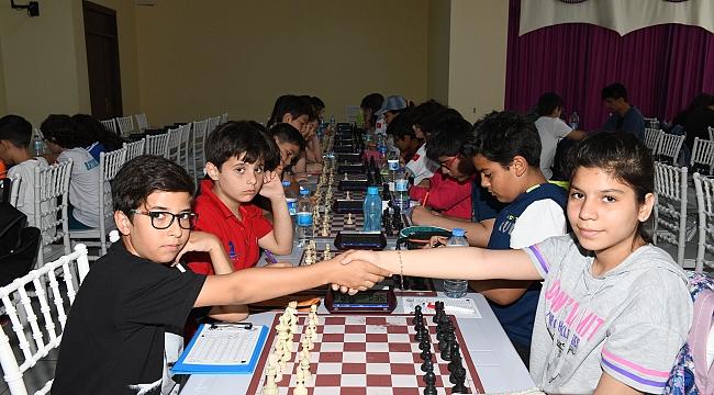 Çiğli’de satranç turnuvası düzenlendi