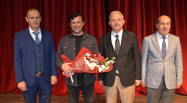 Demirkaynak, Torbalı’yı kahkahaya boğdu