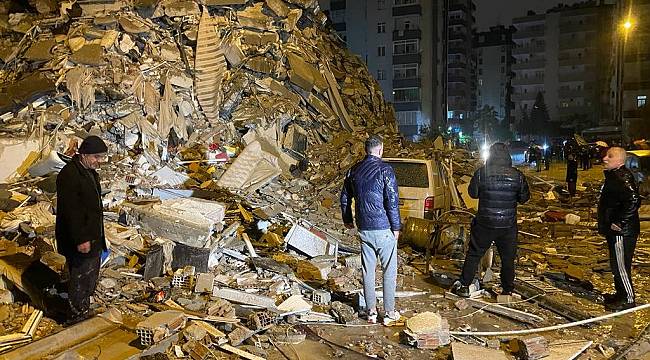Depremde yaşamını yitirenlerin sayısı 1121’e yükseldi