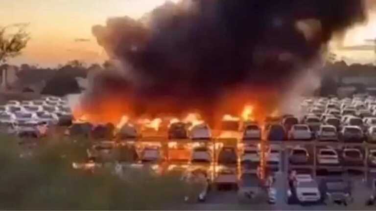 Devam Eden Protestolar Yüzünden Fransa Alev Topuna Döndü: Sıfır Araçlar Alev Alev!