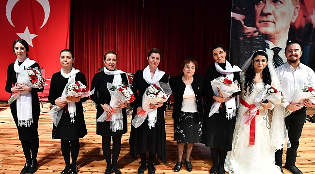 “Atatürk’e ve Cumhuriyet’e dört elle sarılalım”