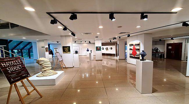 “Hayalet Şiddet” Sergisi İzmir Sanat Galerisi’nde Açıldı