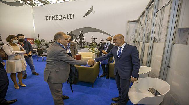 “İzmir’de yeni bir şehir kültürü tarif ediyoruz”