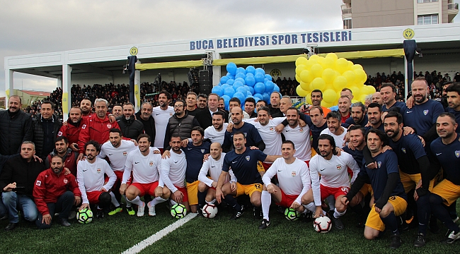 Efsaneler Buca’da dostluk maçında buluştu