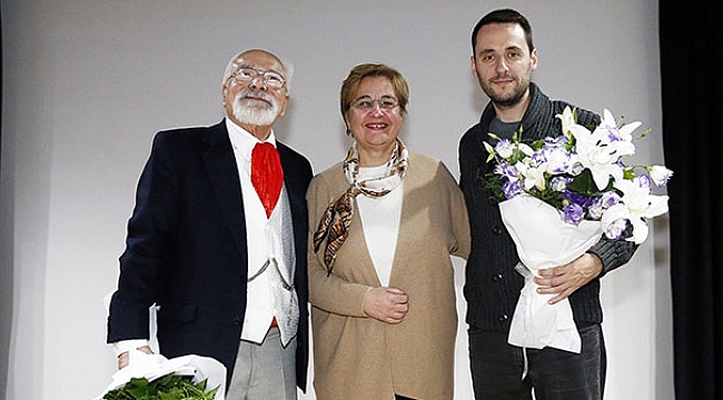 Emre Kongar Konak’a konuk oldu