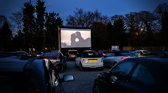 En uzun gecede “arabalı sinema” keyfi