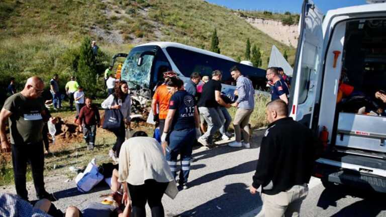 Eskişehir’de Yolcu Otobüsü Şarampole Devrildi, 35 Kişi Yaralandı