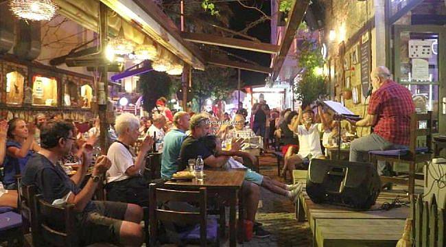 Foça’da Doyumsuz Konser