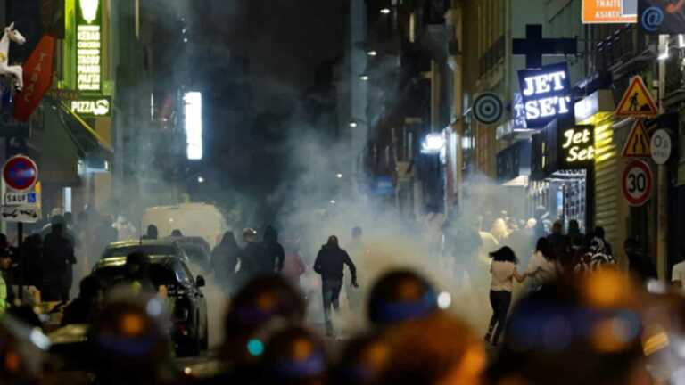 Fransa’da Protestolar Sürüyor! Belediye Başkanına Yönelik Saldırı