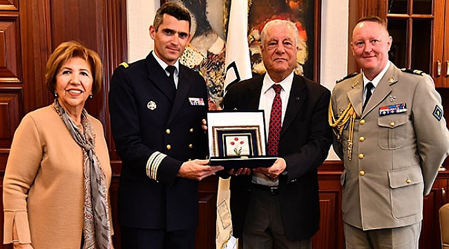 Fransız denizcilerden İzmir Büyükşehir Belediyesi’ne ziyaret
