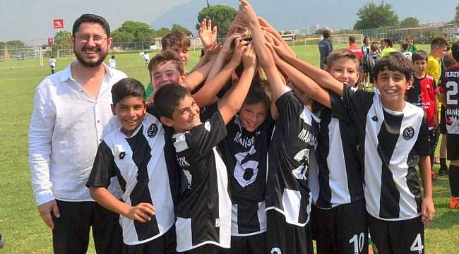 Geleceğin Futbolcuları Zafer Kupası’nda Ter Döktü