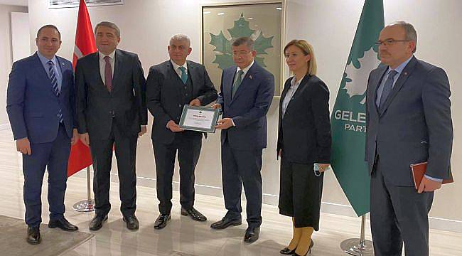 Gelecek Partisi İzmir  İl Başkanı Hakan Yazar Oldu