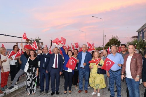 karaburunun-ve-mordoganin-kurtulusunun-97.-yili-coskuyla-kutlandi-(1)....jpg